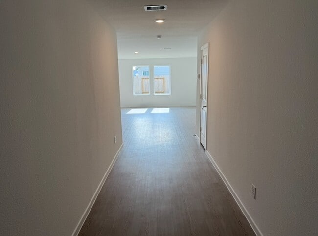 Building Photo - 12507 Mountain Daisy Rd