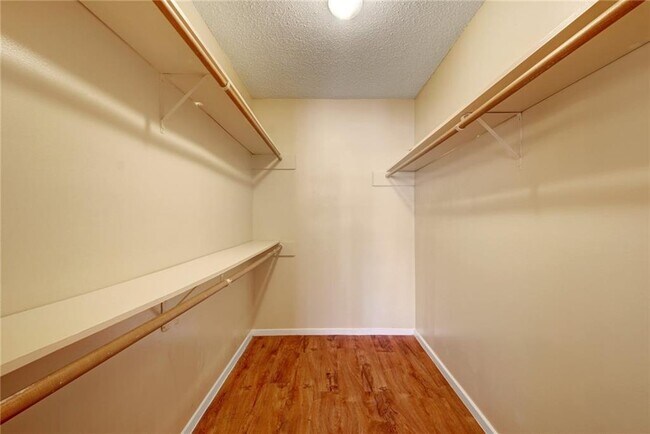 Building Photo - 1717 W 35th St