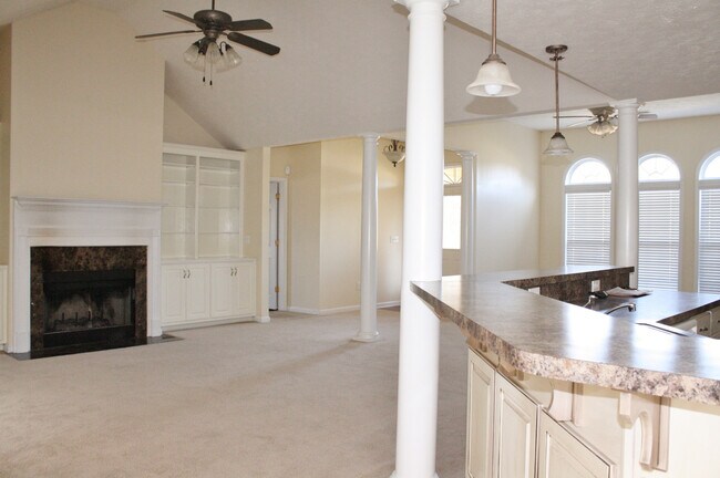 Building Photo - Gorgeous Phenix City Home Off Of HWY 165!