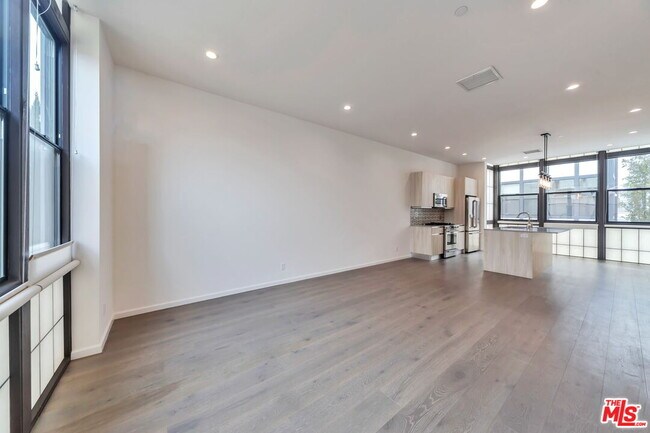 Building Photo - 1824 Redondo Blvd