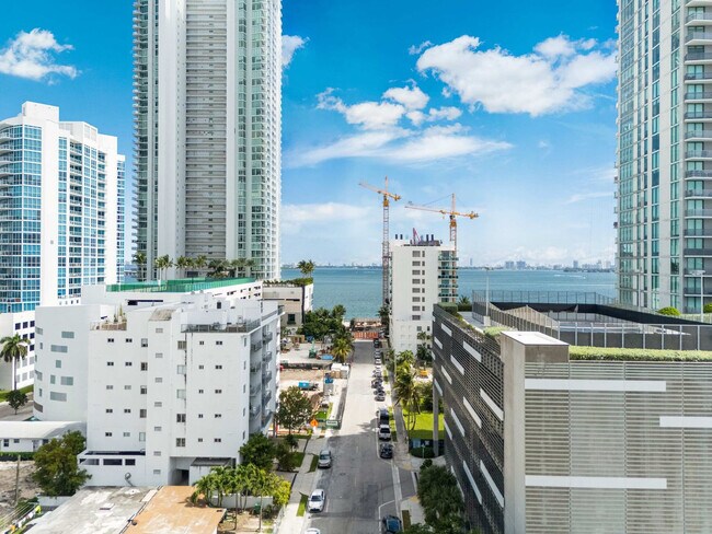 Building Photo - 481 NE 29th St