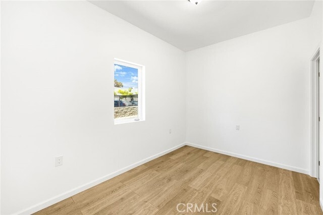 Building Photo - 1375 N Mentor Ave