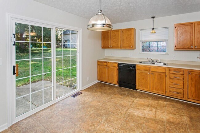 Building Photo - DELHI TOWNSHIP-Cute updated 3 bedroom 2bath ranch in OHSD w/huge 2 car garage
