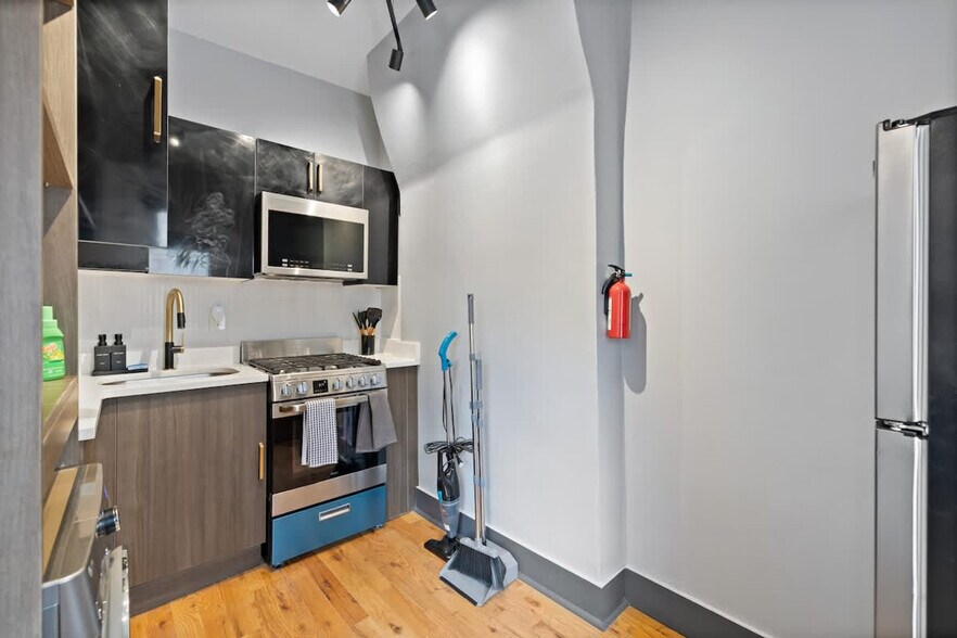 Building Photo - 340 Palisade Ave