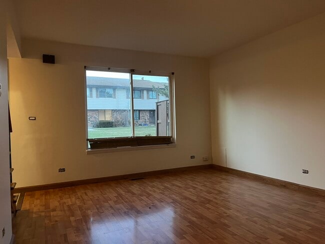 Building Photo - 9 Tower Ct