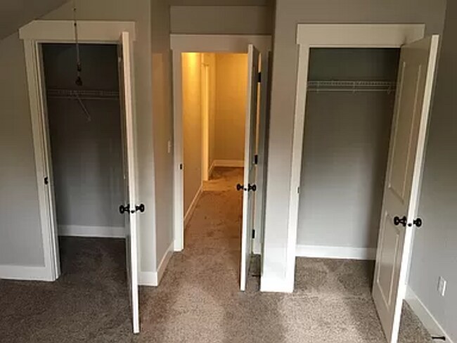 Building Photo - Beautiful 3 bed 3 bath home available in C...