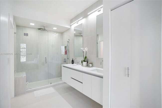 Building Photo - 19101 NE 36th Pl