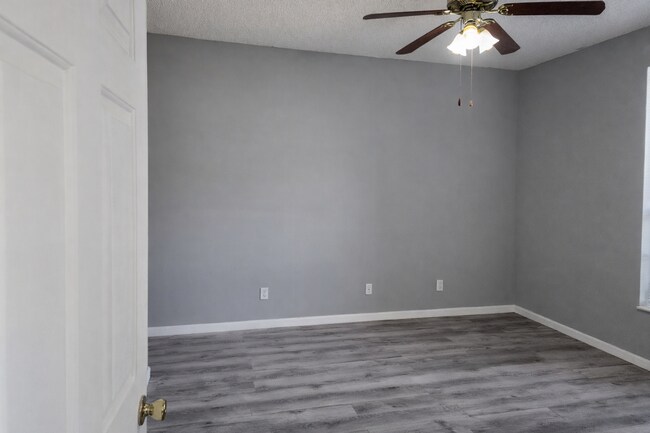 Building Photo - 151-104 (5)