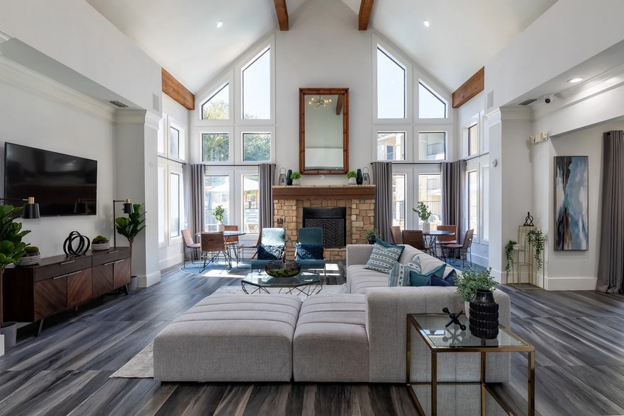 Building Photo - 165 Forestbrook Dr