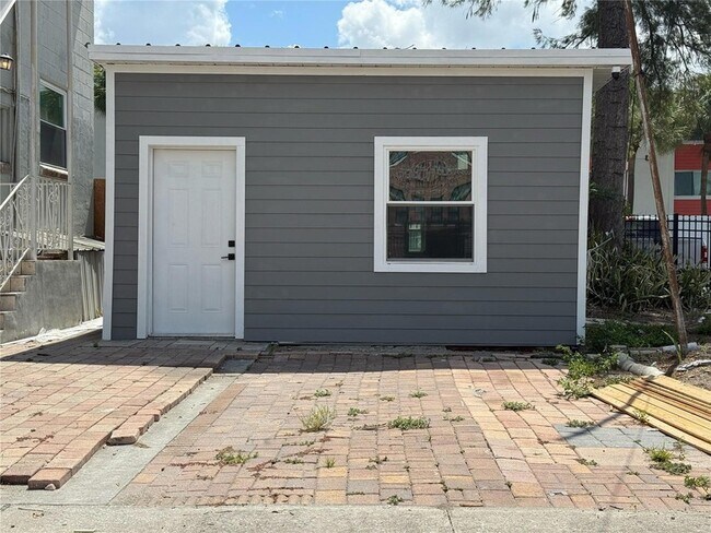 Building Photo - 401 E Columbus Dr