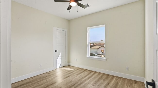 Building Photo - 1313 Knight St