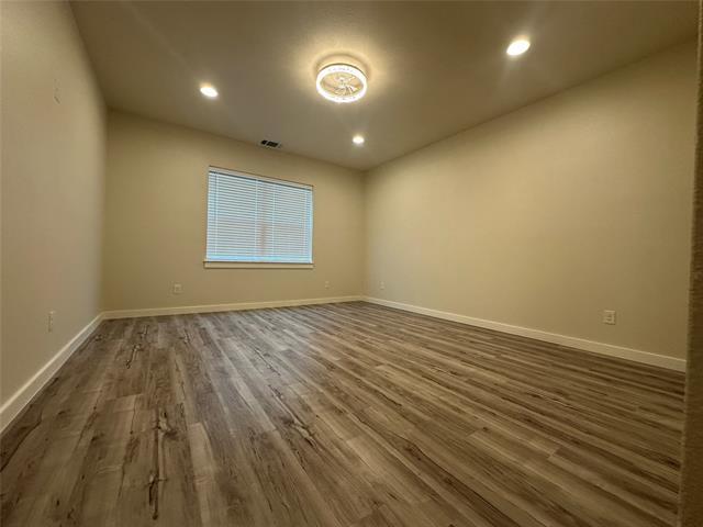 Building Photo - 809 Lotus Dr