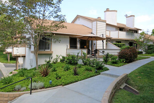 One-level sunny, breezy end unit - 4531 Chateau Dr
