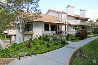 One-level sunny, breezy end unit - 4531 Chateau Dr