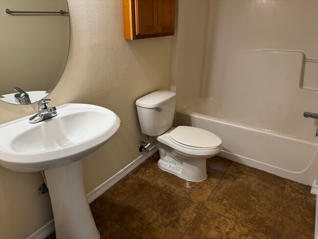 Building Photo - 1512 Bentley Cir
