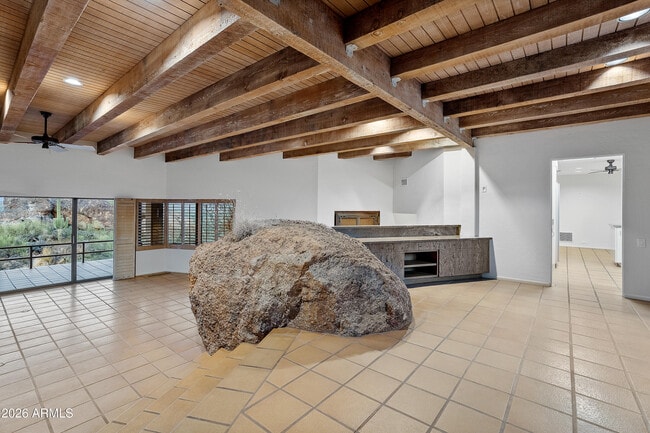 Building Photo - 6700 E Hawksnest Rd