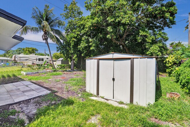 Building Photo - 1510 S 23rd Ave
