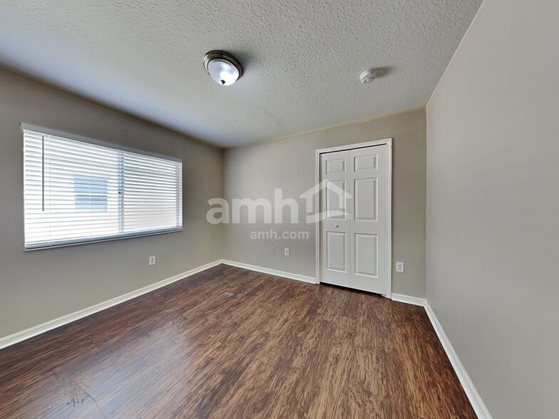 Building Photo - 30846 Midtown Ct