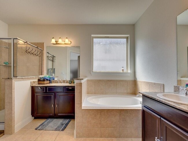 Building Photo - 4504 Tanglewood Estates Dr