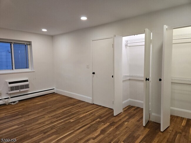 Building Photo - 43 Cottage St