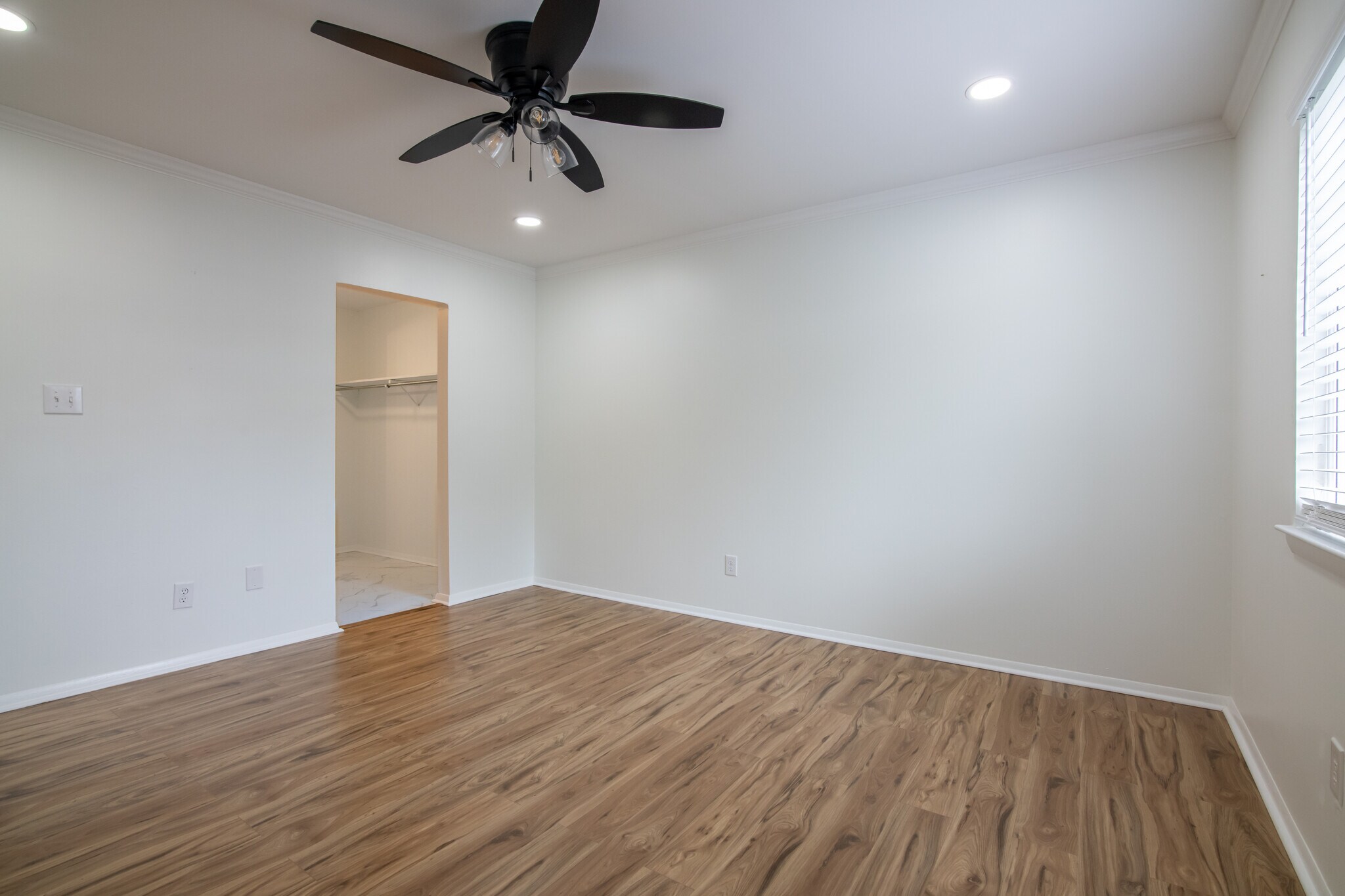 Building Photo - 500 Woodland Dr