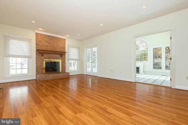 Building Photo - 14209 Floral Park Dr