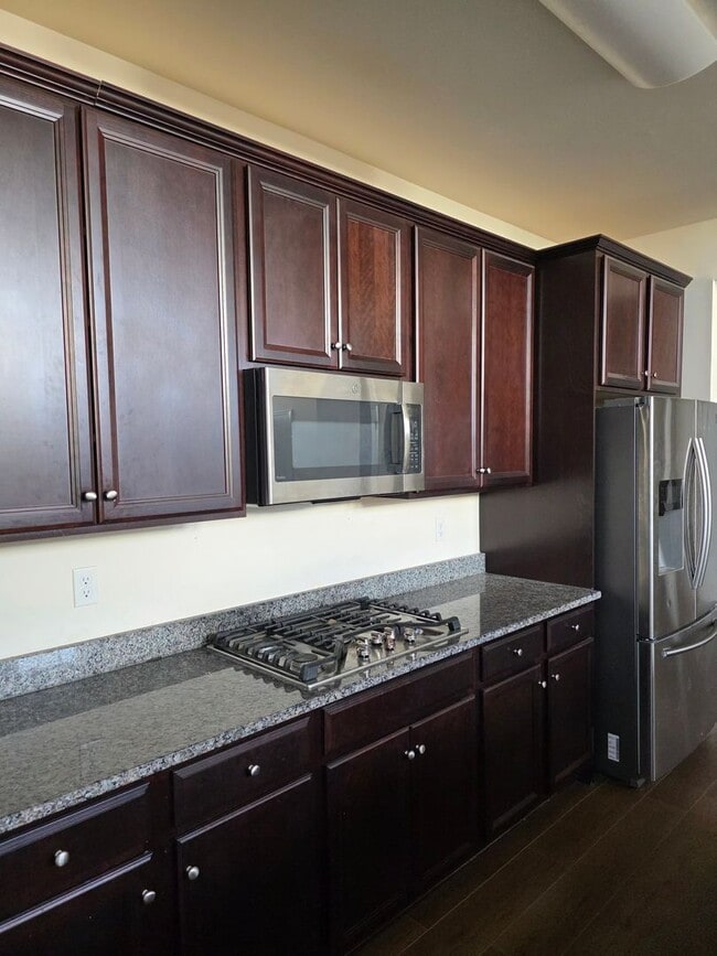 Building Photo - HYETTS CROSSING TWINHOME