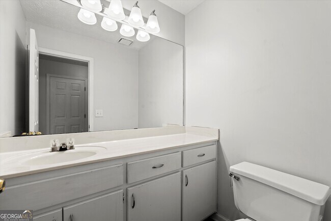 Building Photo - 115 Rockhurst Chase