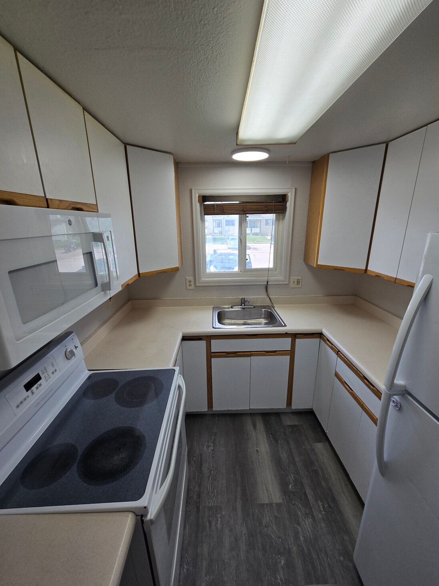 Building Photo - 817 Northview Cir