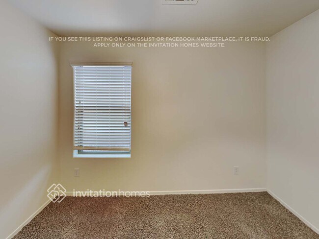 Building Photo - 42148 W Cheyenne Dr