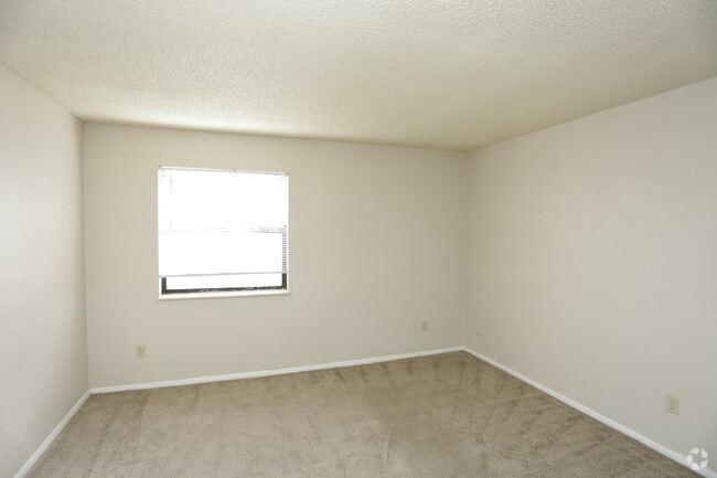 1BR, 1BA - 725 SF - Clear View