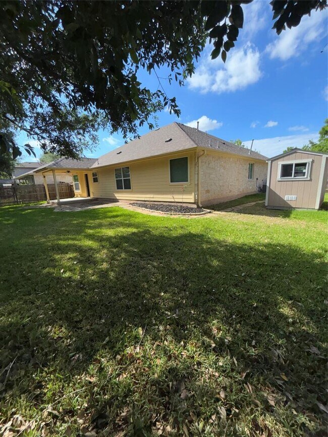 Building Photo - 634 River Bluff Cir