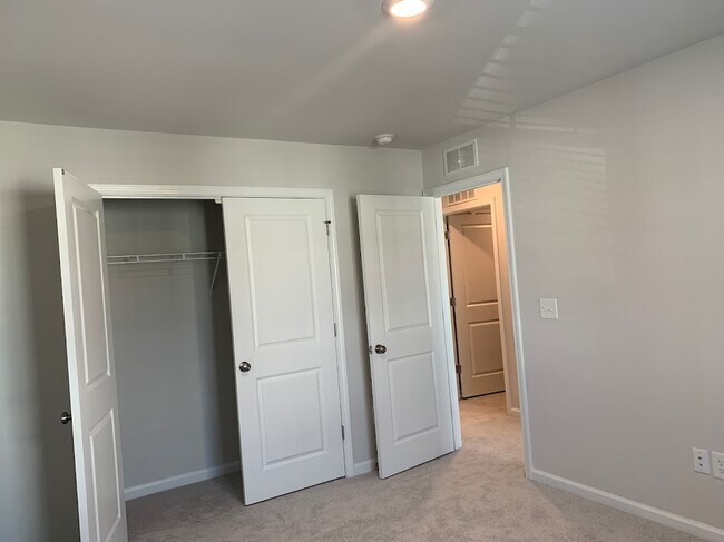 Building Photo - 6323 Andante Ave