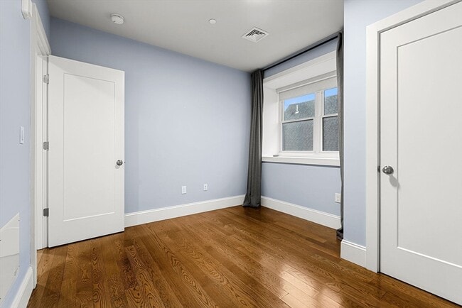 Building Photo - 34 Dix St