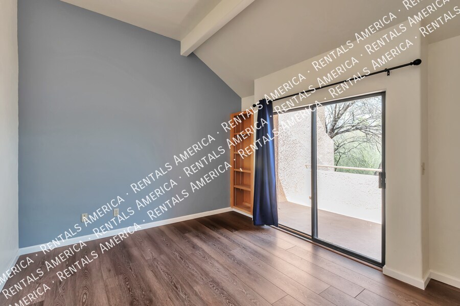 Building Photo - 5675 N Camino Esplendora