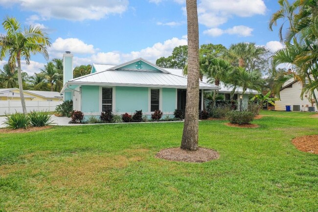 Building Photo - 1232 SW Knollwood Dr