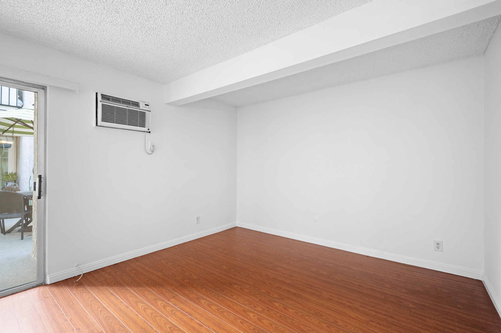 Building Photo - 409 Burchett St