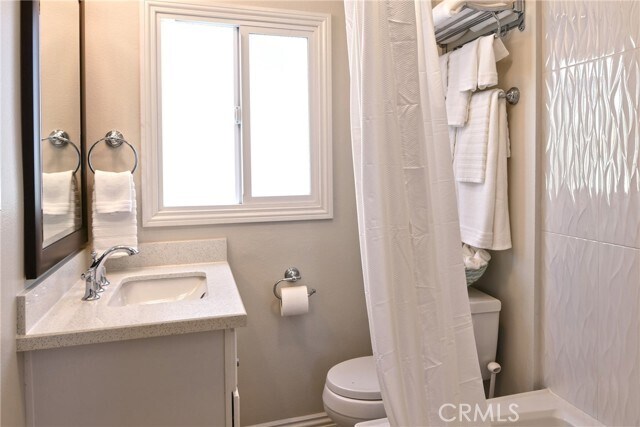 Building Photo - 1319 W Bay Ave