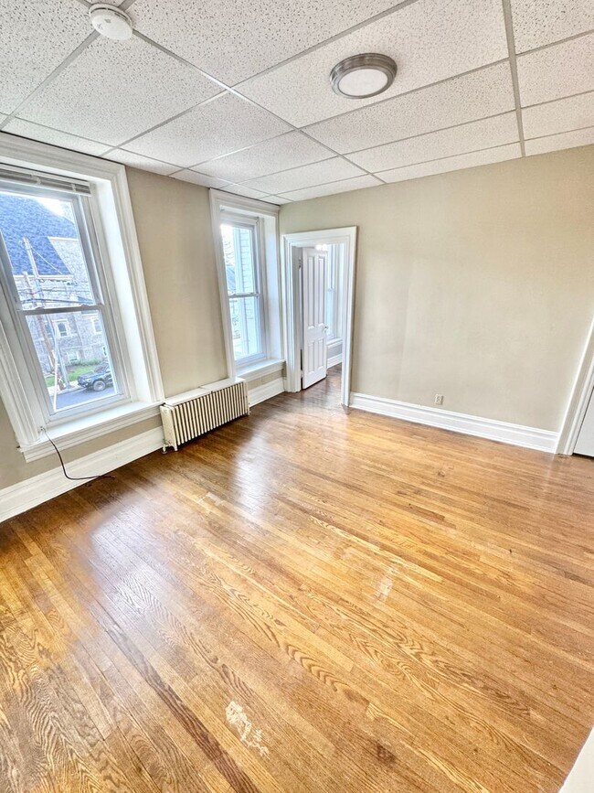 Building Photo - 449 Chestnut St