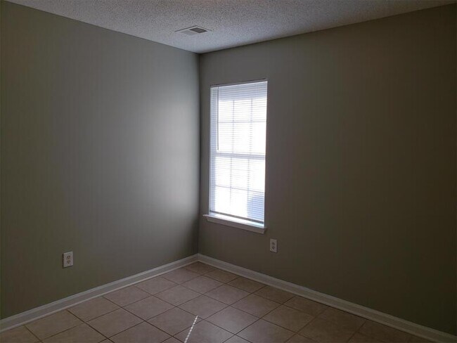 Building Photo - 4187 Rainey Woods Dr