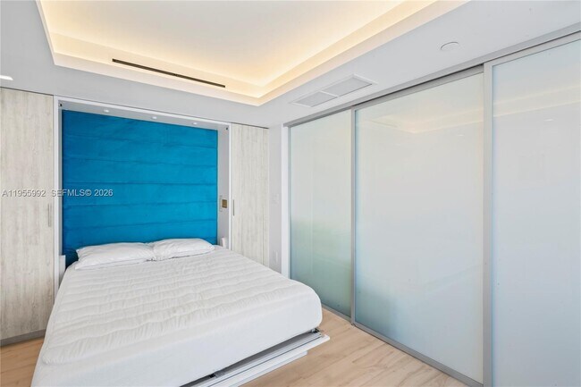 Building Photo - 2401 Collins Ave