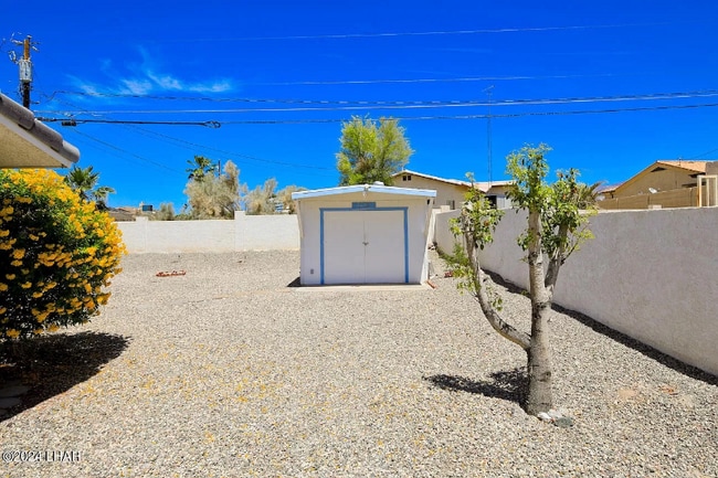 Building Photo - 3181 Chanute Dr