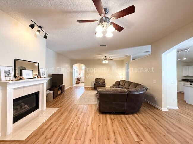 Building Photo - 304 W Betony Branch Way