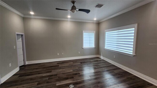 Building Photo - 1968 Greenbriar Ter