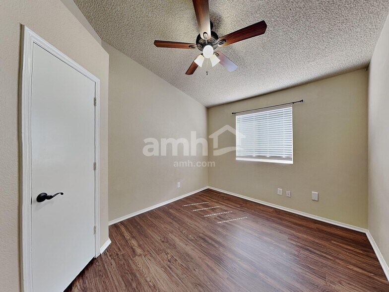 Building Photo - 6302 W Puget Ave