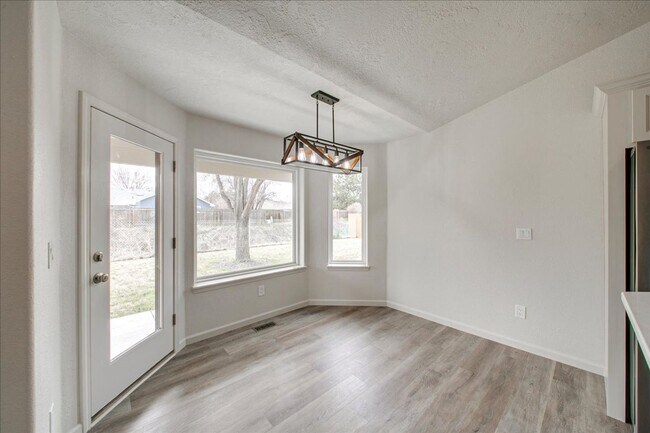 Building Photo - Beautifully Remodeled Home in Northwest Meridian