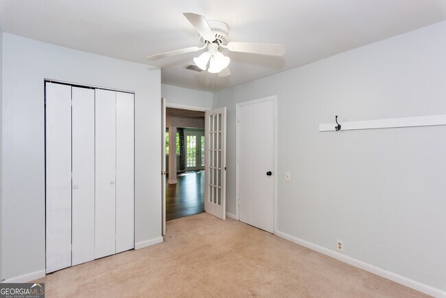 Building Photo - 46 Dunwoody Springs Dr