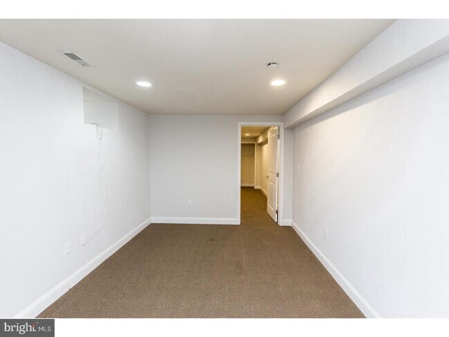 Building Photo - 931 N 19th St