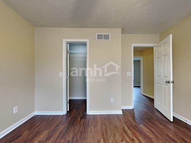 Building Photo - 333 Ivy Forge Ct