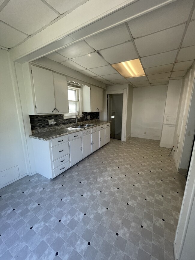 Building Photo - 4208 Asbury Dr
